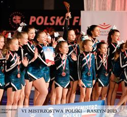 Zespół Mini Emotion z tytułem II Wicemistrza Polski	