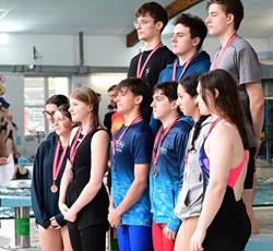 Sukcesy Szkoły Podstawowej nr 2 w pływaniu drużynowym